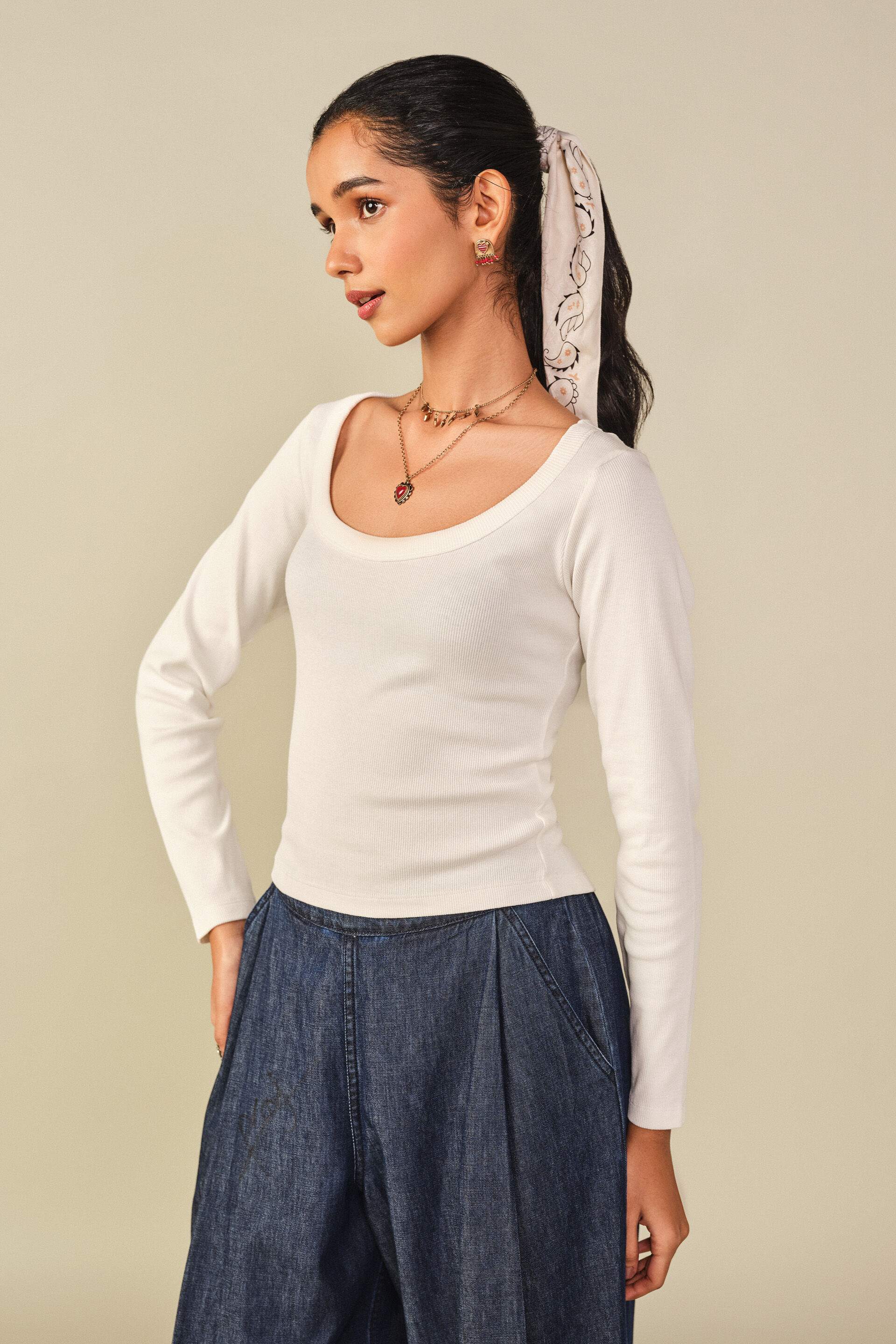 Bodycon Scoop Neck Top in Off White, Off White, image 3